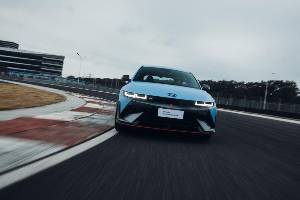 Hyundai Ioniq 5 N run away on the race track