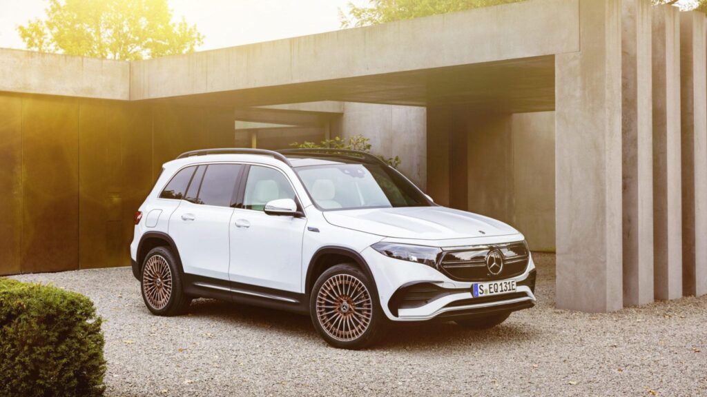 Mercedes-Benz EQB 350 stay outside of building and charged
