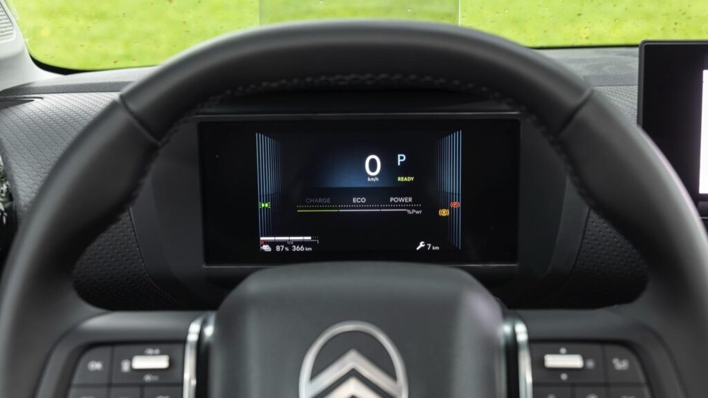 start power info of Citroën ë-C4 show on cluster board